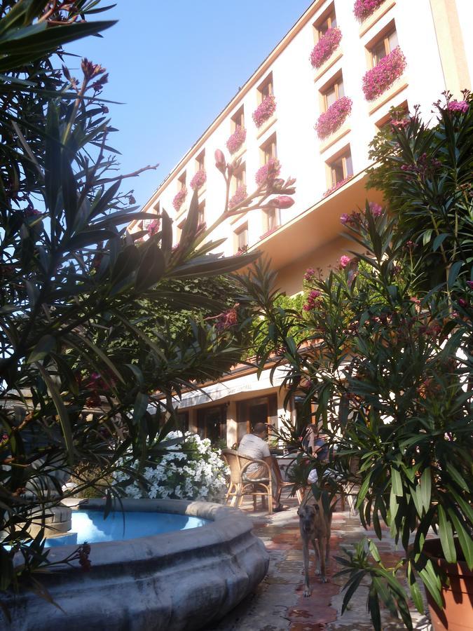 Hotel Central Sala Exterior photo